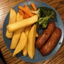 Image 6. Sausages and chips (386 g, 645 Kcal) 